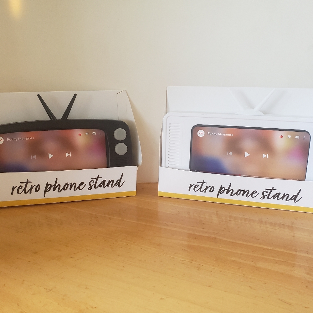 Target Bullseye Playground Retro Phone Stand